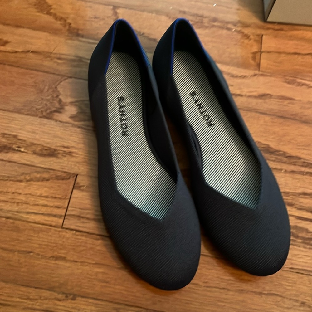 New with box Rothy’s flats